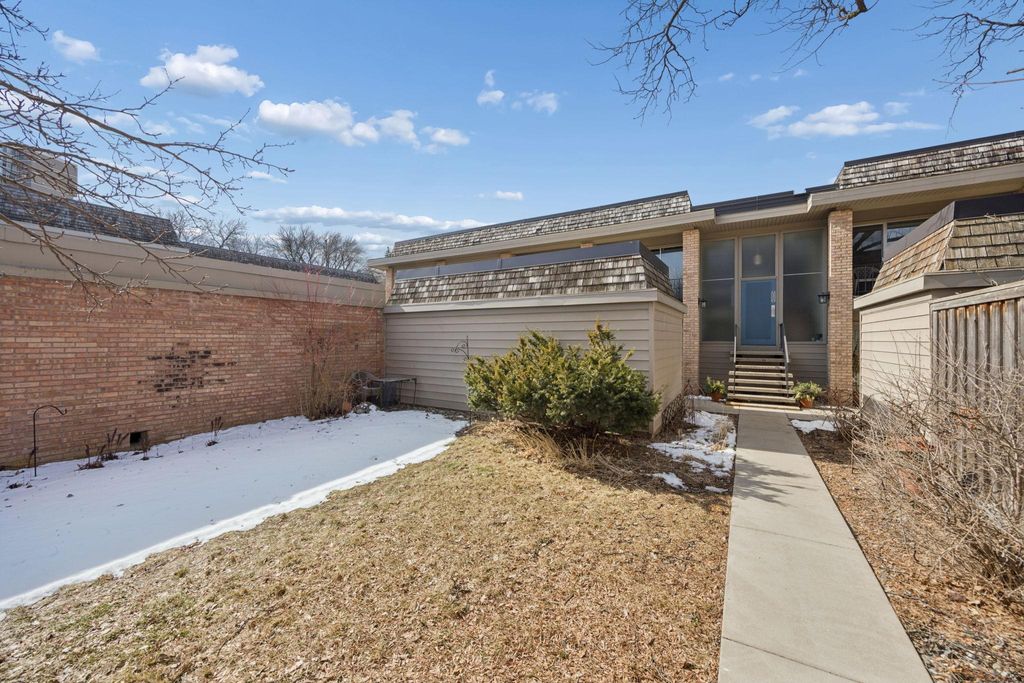 Photo of 6320 Barrie Road #2B, Edina, MN 55435 (MLS # 7029971)