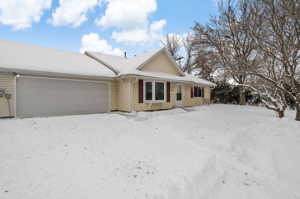 Photo of 3650 Gershwin Lane N, Oakdale, MN 55128 (MLS # 7001977)