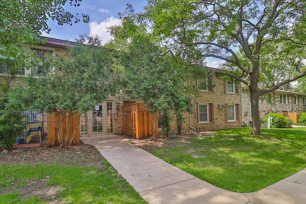 Photo of 4648 Cedar Lake Road S #3, Saint Louis Park, MN 55416 (MLS # 7109583)