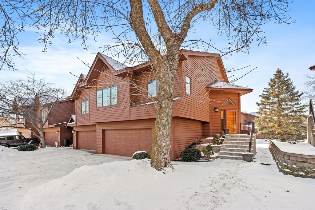 Photo of 12514 Parkwood Drive, Burnsville, MN 55337 (MLS # 7040573)