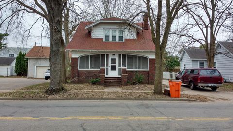 Photo of 1112 S Barstow Street, Eau Claire, WI 54701 (MLS # 7030406)