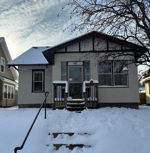 976 Lawson Avenue E Saint Paul MN 55106