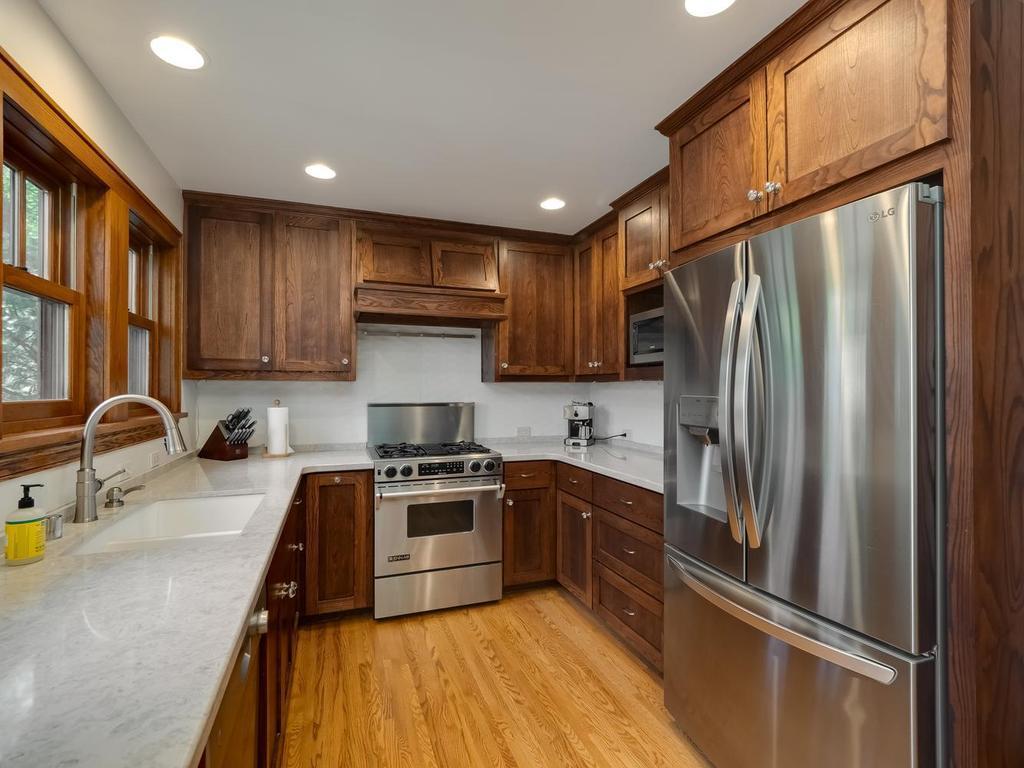 1222 W 53rd Street