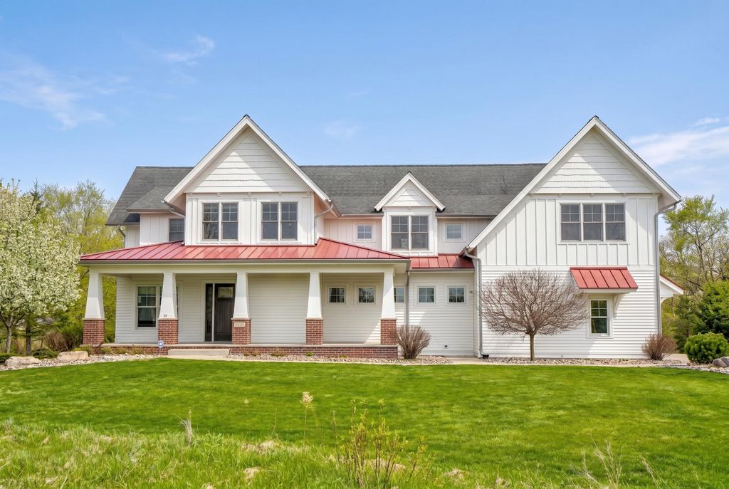 Photo of 10059 Tapestry Road, Lake Elmo, MN 55042 (MLS # 7070171)