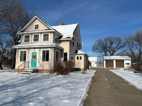 Photo of 321 Highway 7 E, Hutchinson, MN 55350 (MLS # 6800484)