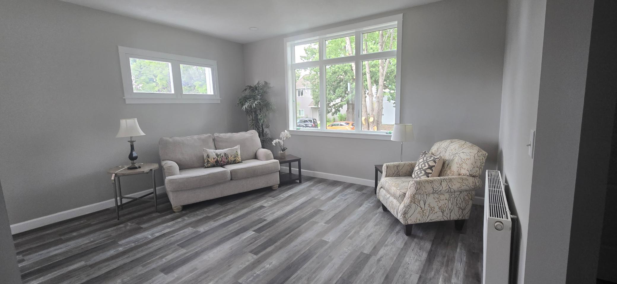 12 Oakley Avenue
