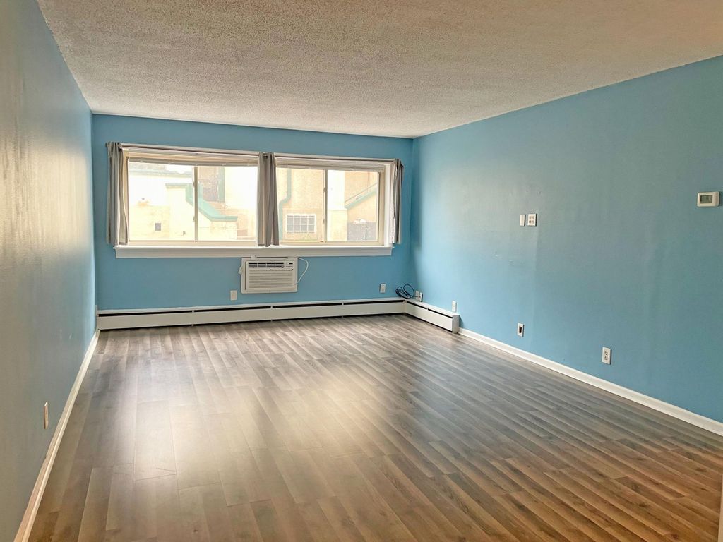 Photo of 1800 Lasalle Avenue #104, Minneapolis, MN 55403 (MLS # 7004592)