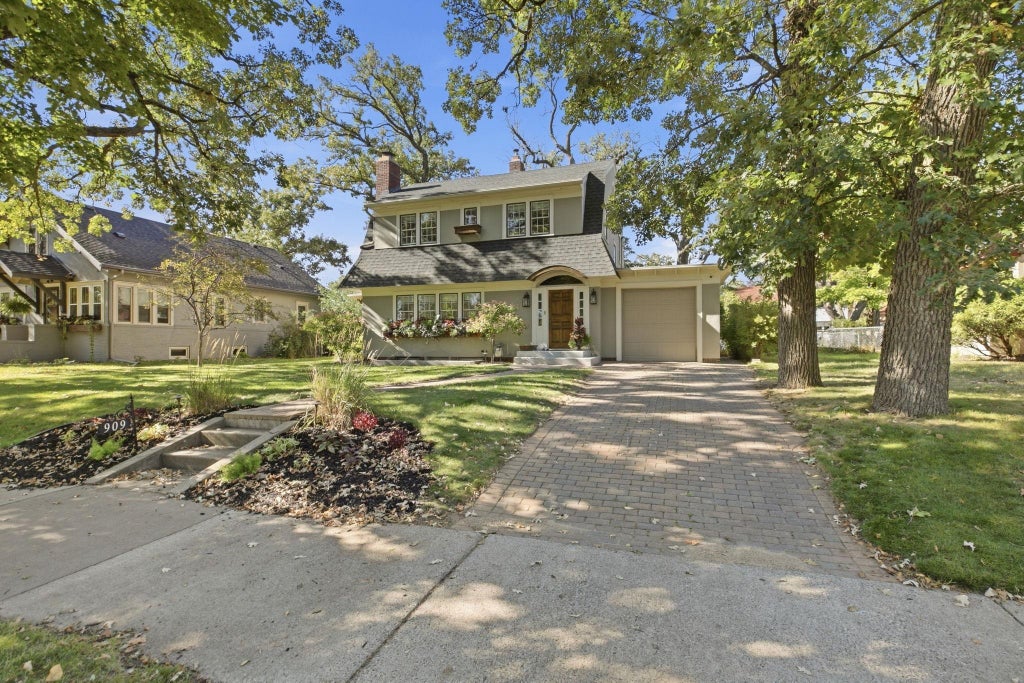 Photo of 909 6th Avenue N, Saint Cloud, MN 56303 (MLS # 7141271)