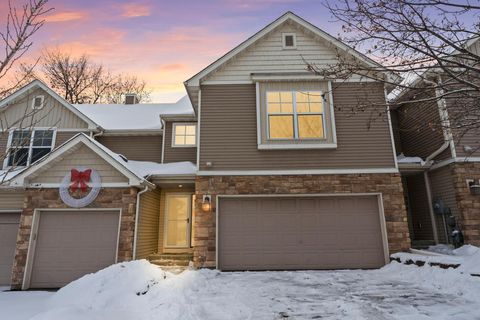 551 Stonewood Lane Burnsville MN 55306