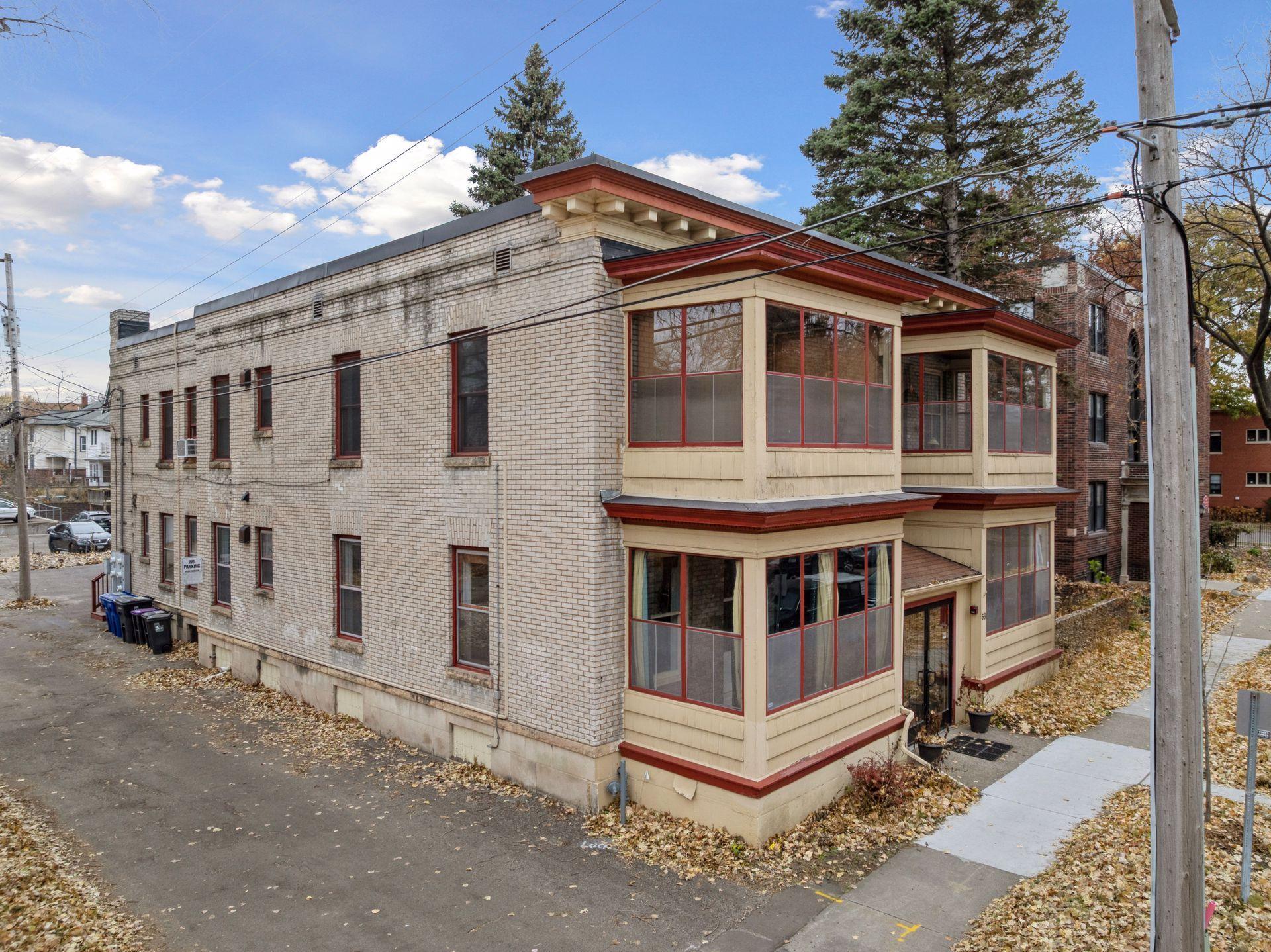 69 Milton Street N 1