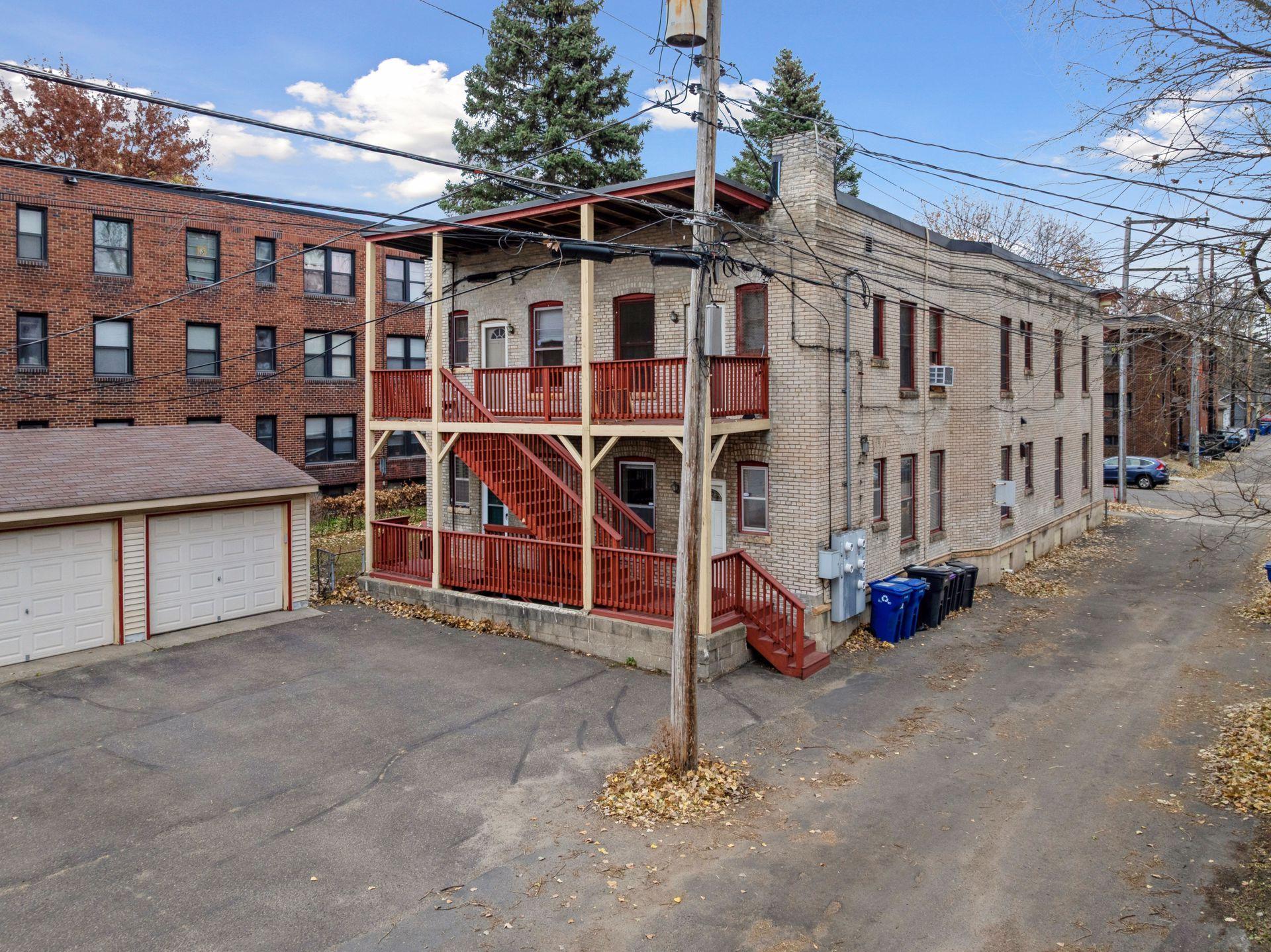 69 Milton Street N 1