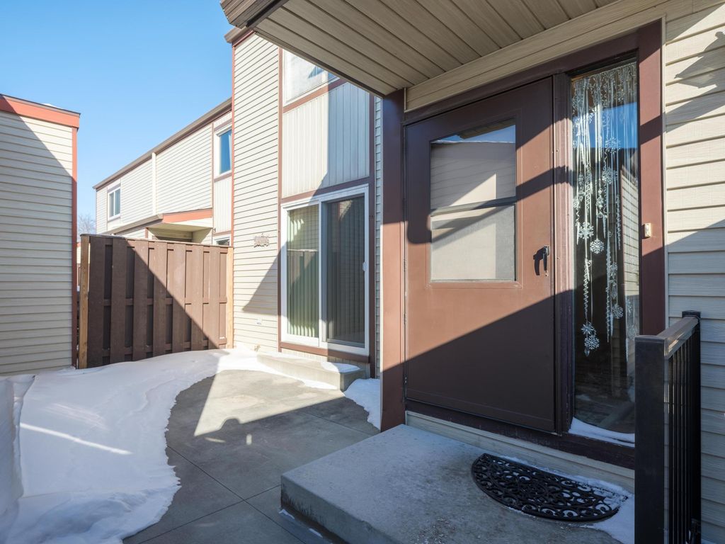 Photo of 1604 Meadow Circle SE, Rochester, MN 55904 (MLS # 7014253)