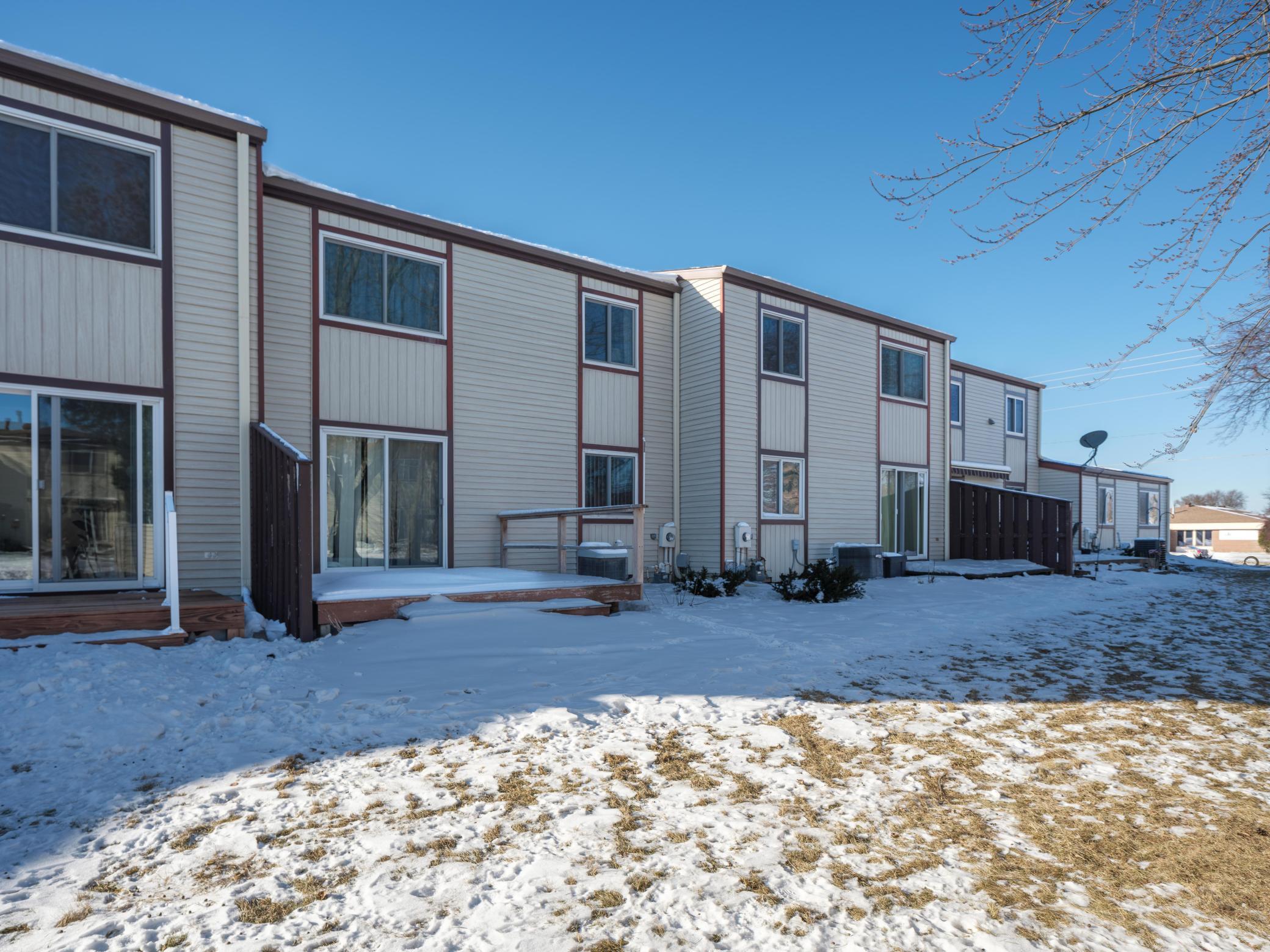 1604 Meadow Circle SE