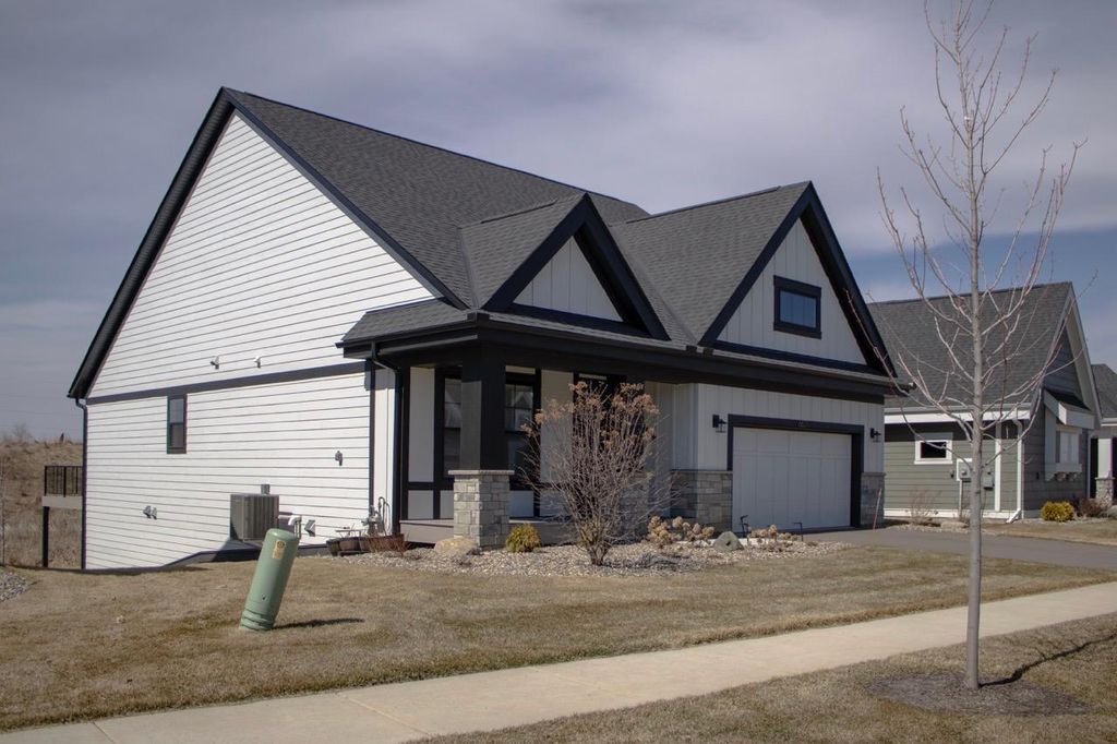 Photo of 6621 Harvest Trail, Chaska, MN 55318 (MLS # 7046356)