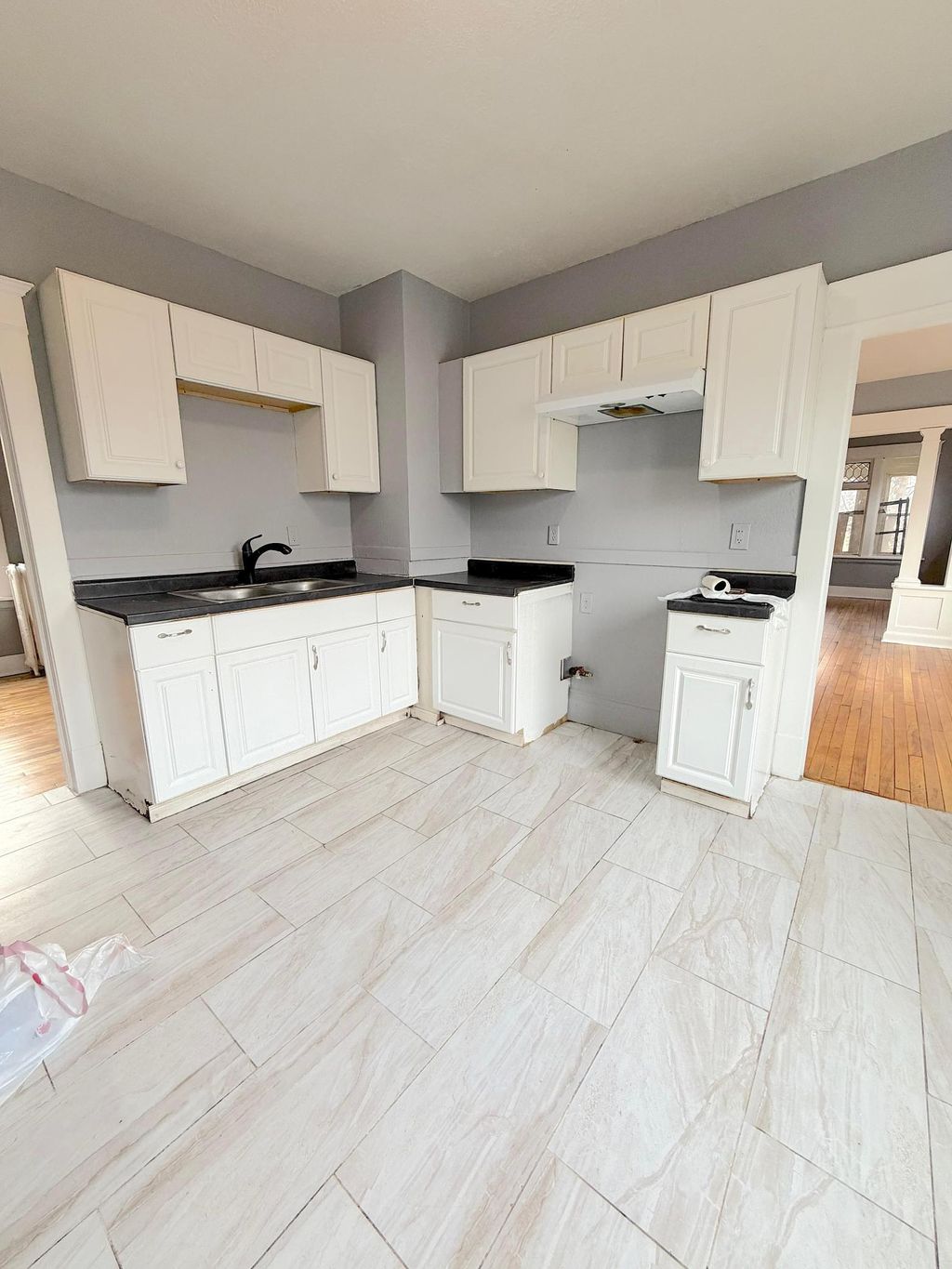 Photo of 651 Ivy Avenue E, Saint Paul, MN 55106 (MLS # 7054513)