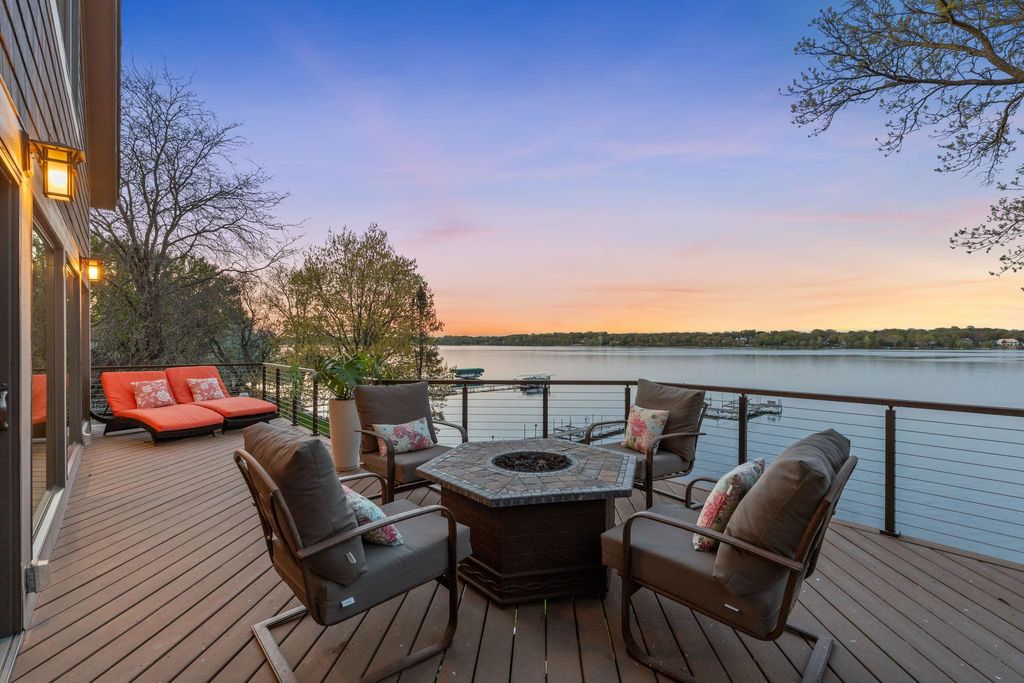 Photo of 178 Peninsula Road, Medicine Lake, MN 55441 (MLS # 7058094)