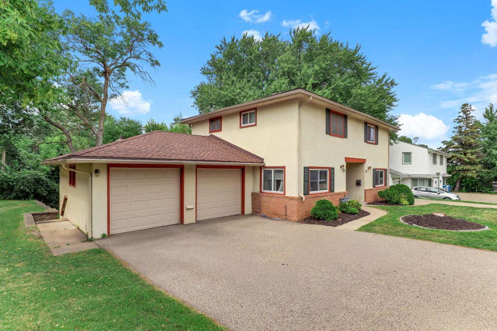 Photo of 6218 France Avenue S, Edina, MN 55410 (MLS # 7123795)