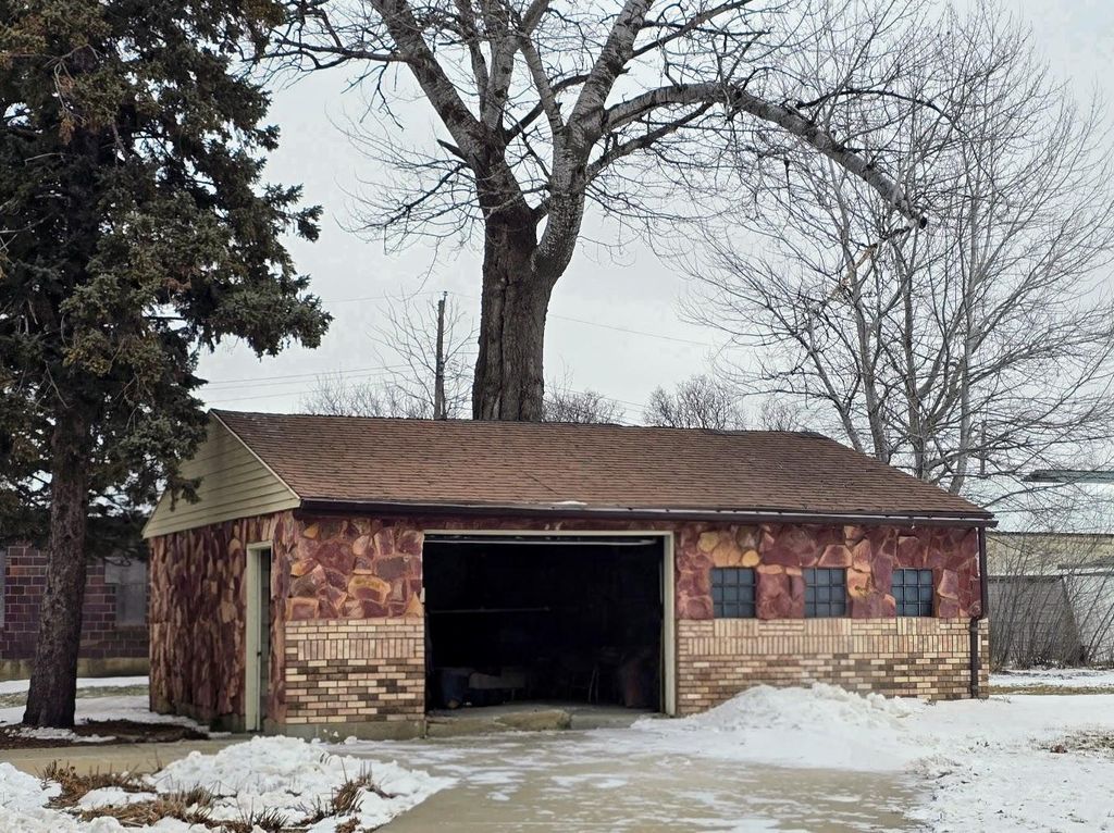 Photo of 515 2nd Street NW, Pipestone, MN 56164 (MLS # 7006572)
