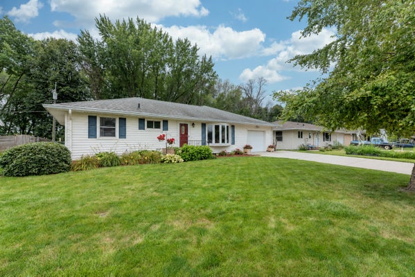 2613 E MAIN ST, MANKATO, MN 56001 - Image f6e6fe3e23a6add1ca0b7c7d76f2d343/494428601