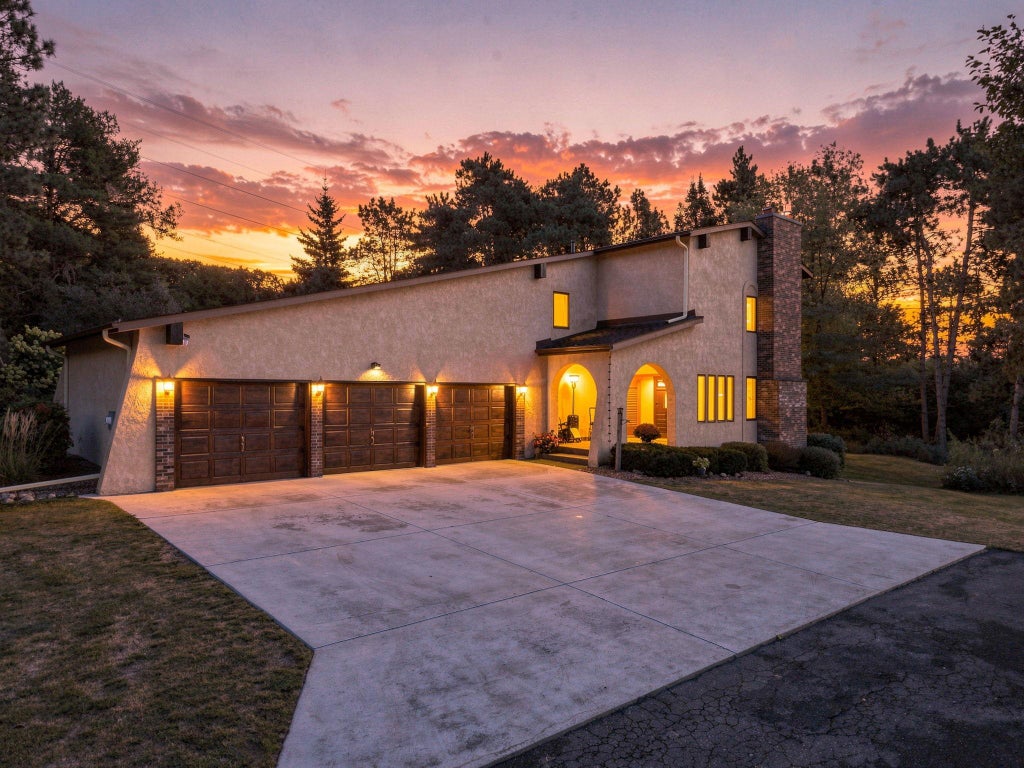 Photo of 6668 Crackleberry Trail, Woodbury, MN 55129 (MLS # 7142631)