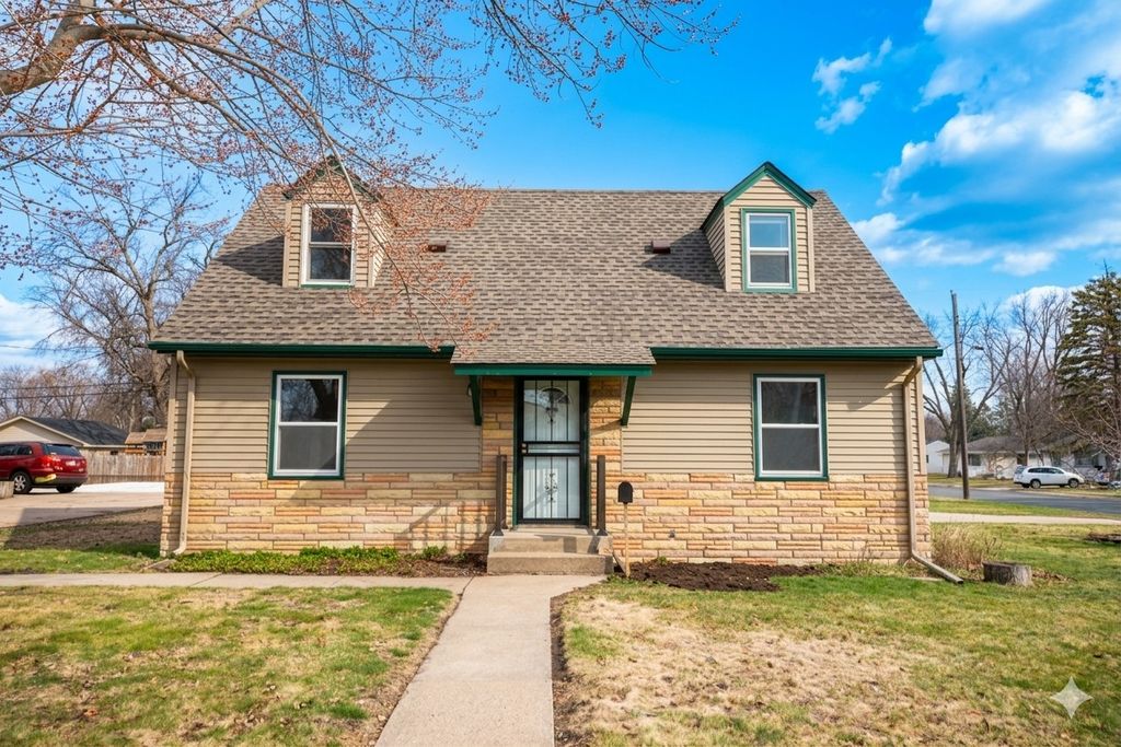 Photo of 185 49th Avenue NE, Fridley, MN 55421 (MLS # 7066475)