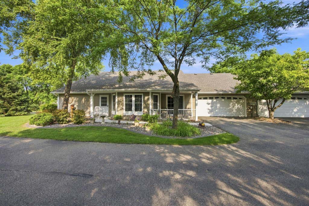 Photo of 14702 Oak Run Lane, Burnsville, MN 55306 (MLS # 7125786)