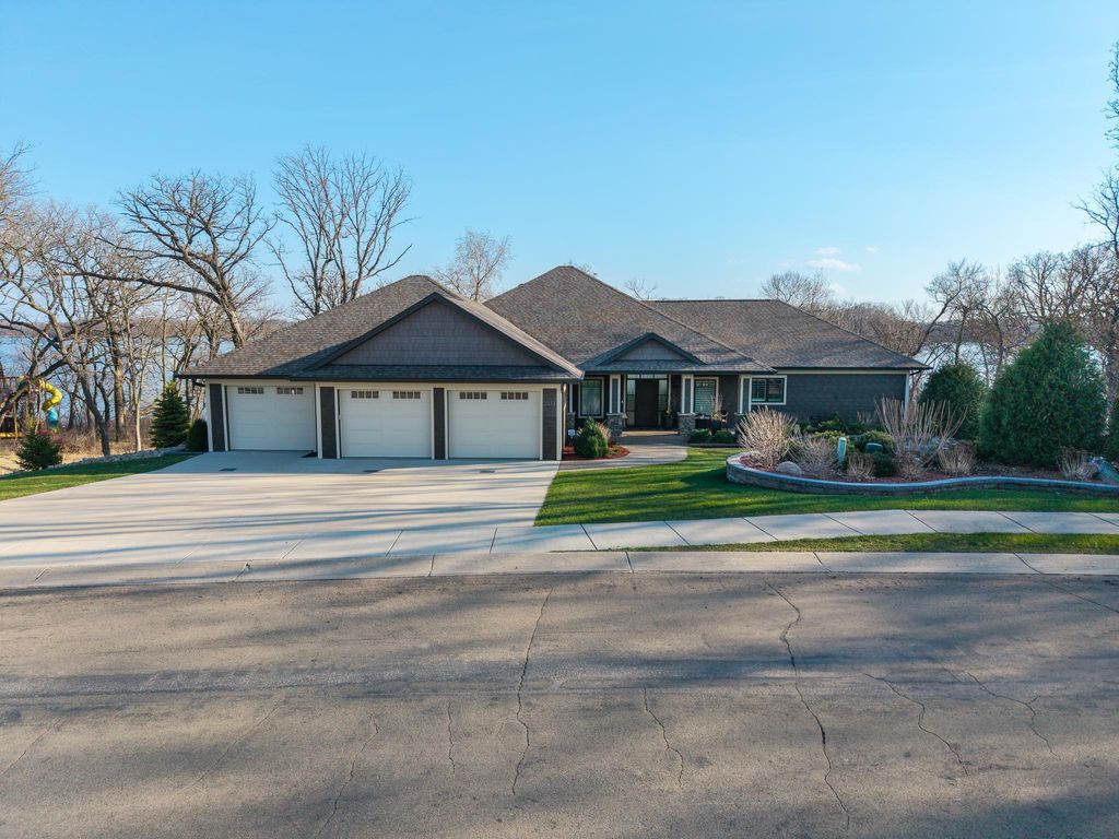 Photo of 2313 9th Street W, Albert Lea, MN 56007 (MLS # 6706574)