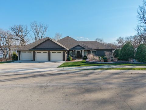 Photo of 2313 9th Street W, Albert Lea, MN 56007 (MLS # 6706574)