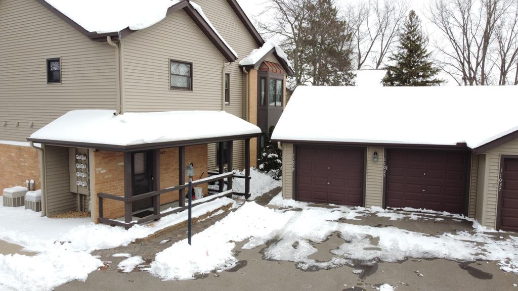 Photo of 11039 Oregon Circle #60, Bloomington, MN 55438 (MLS # 7041370)