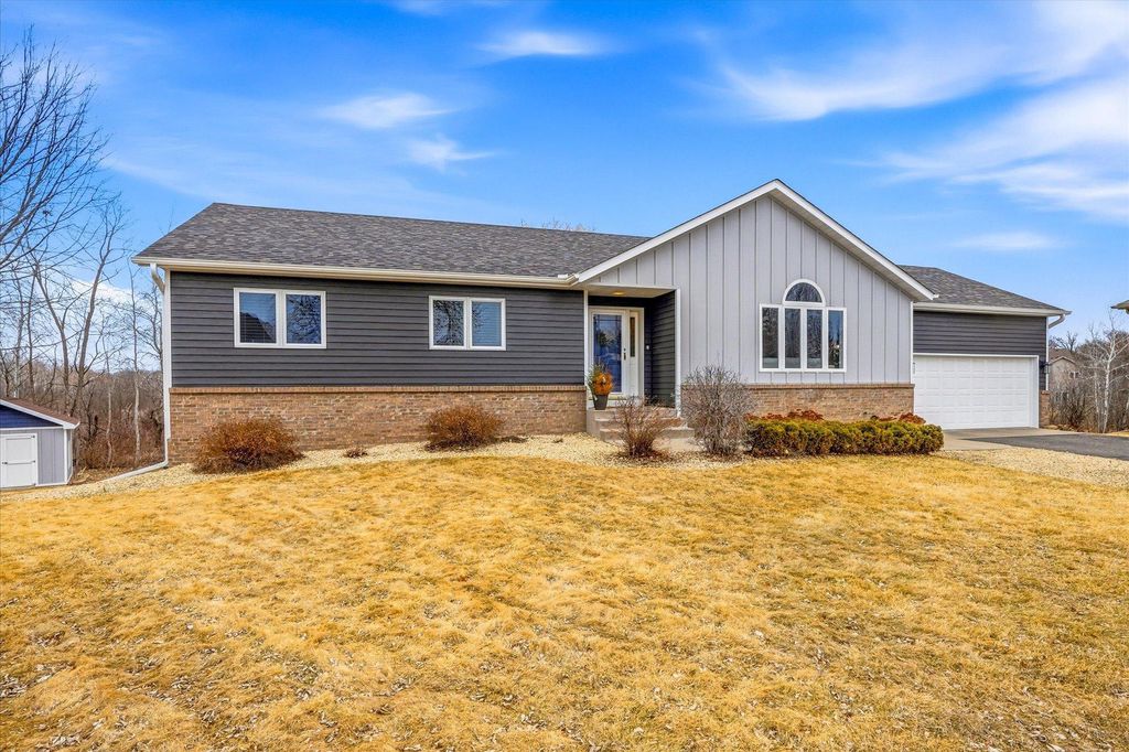 Photo of 707 Erickson Court, Sauk Rapids, MN 56379 (MLS # 7024524)