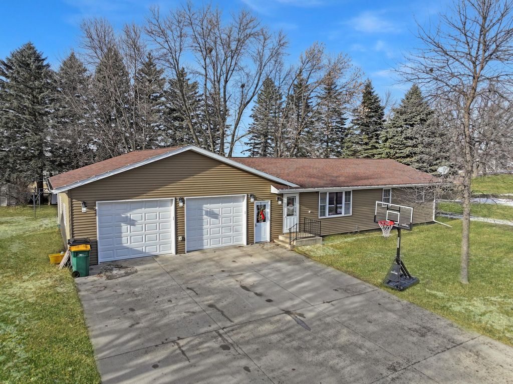 Photo of 205 S Hubert Street, Ivanhoe, MN 56142 (MLS # 7001024)