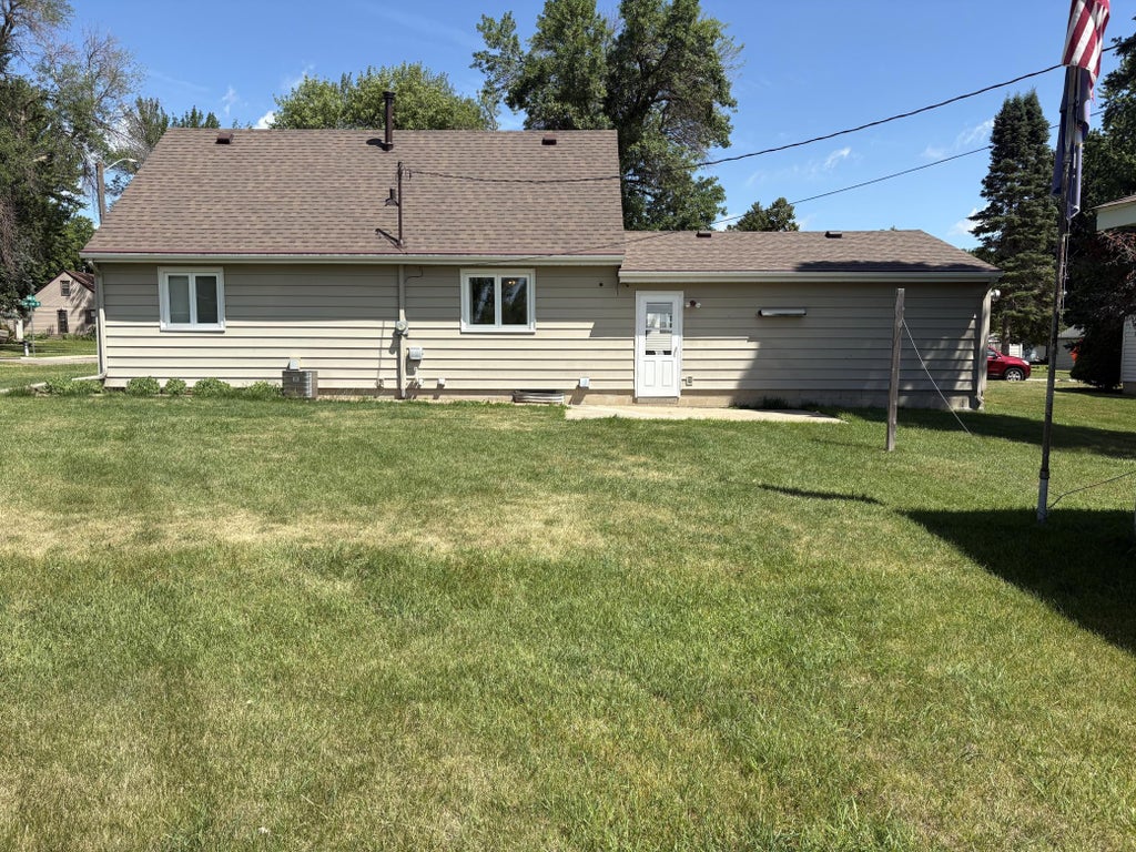 Photo of 702 Glenview Drive, Albert Lea, MN 56007 (MLS # 7099813)
