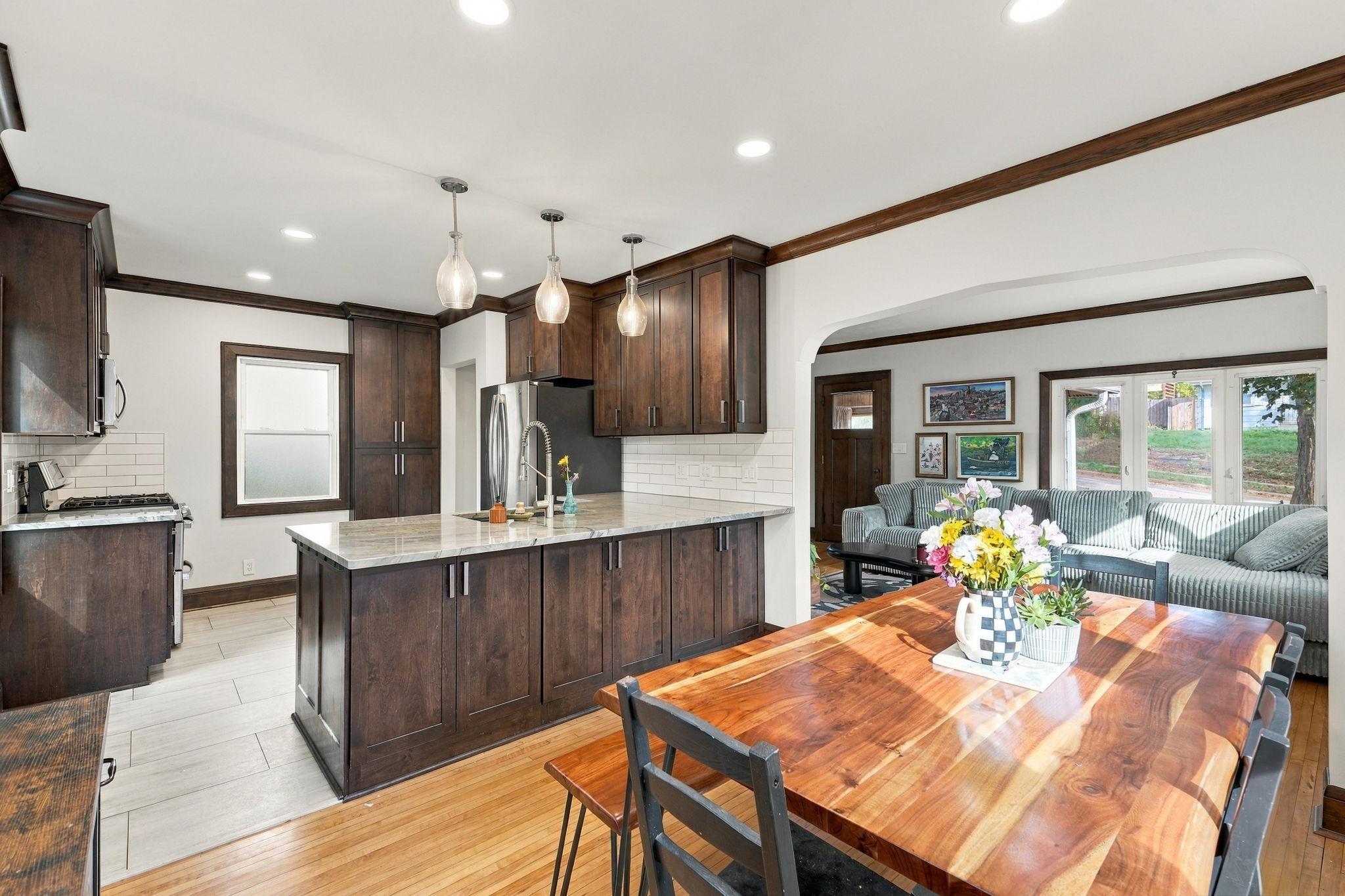 3242 Ulysses Street NE