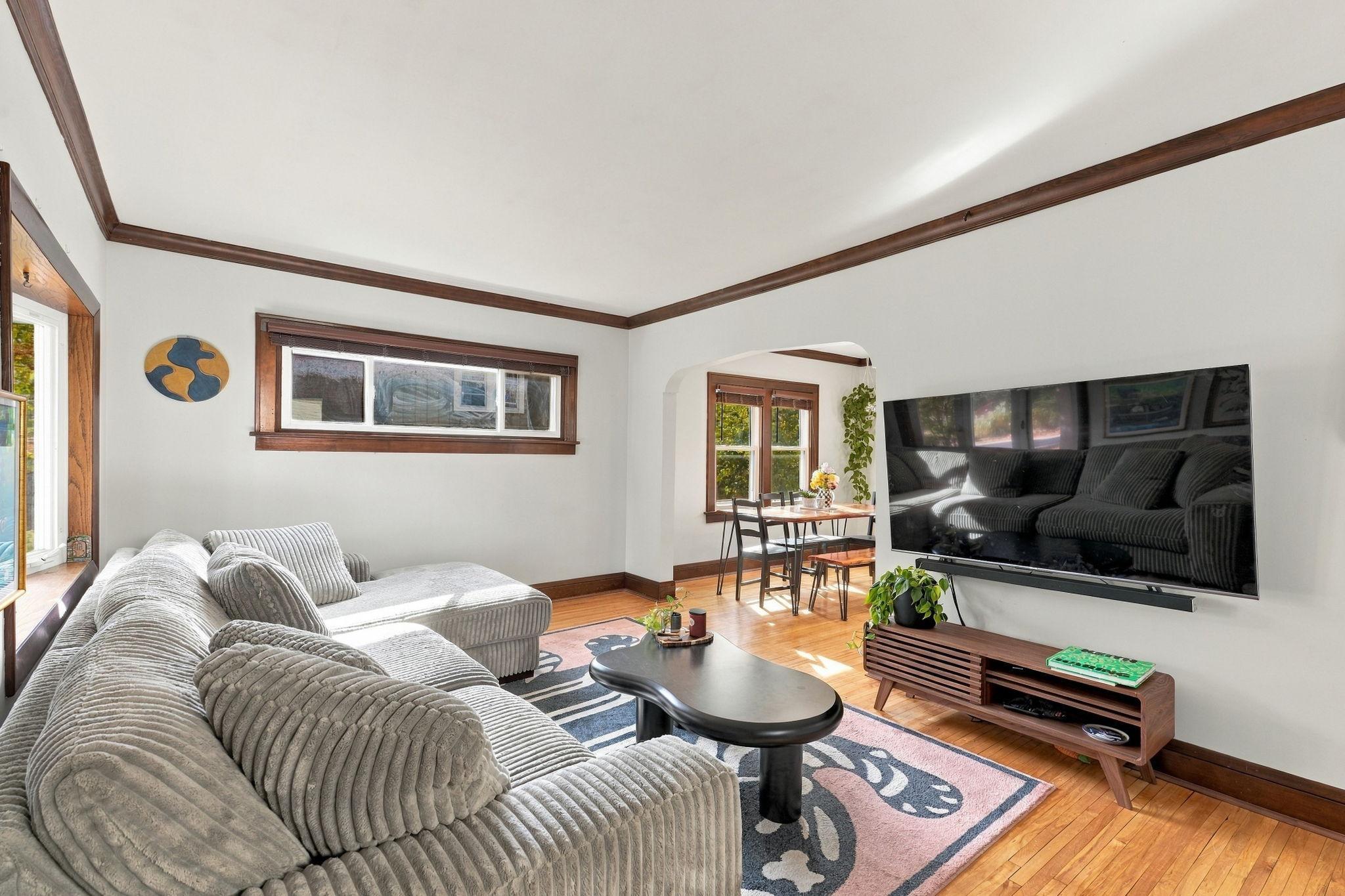 3242 Ulysses Street NE