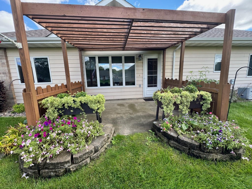 Photo of 1112 Travis Road, Marshall, MN 56258 (MLS # 7148822)
