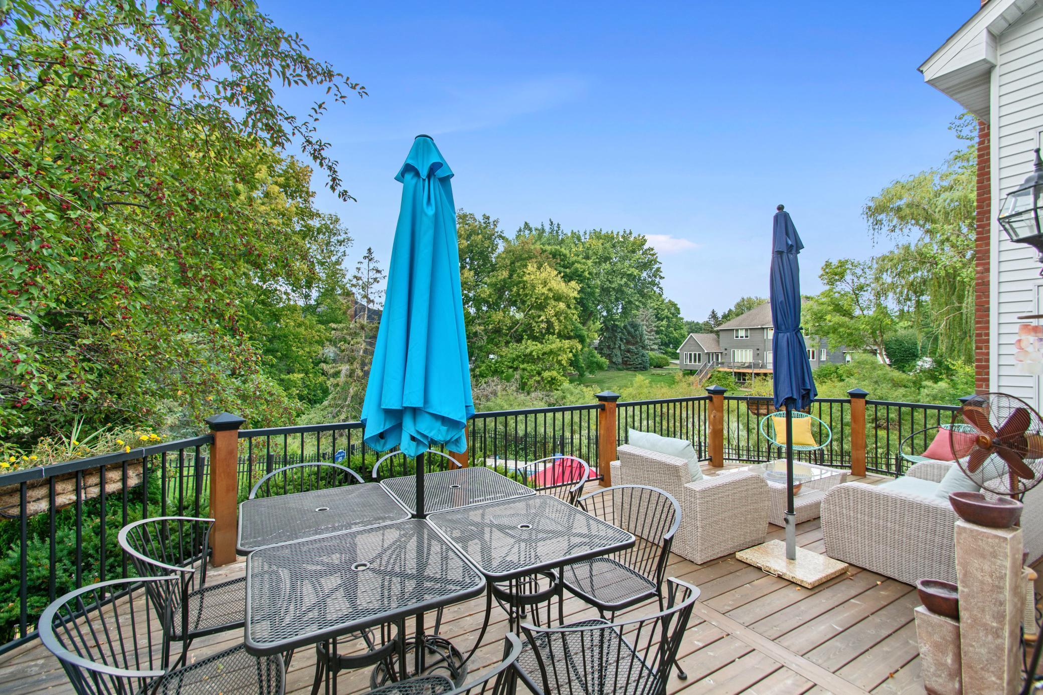 3400 Shadyview Lane N