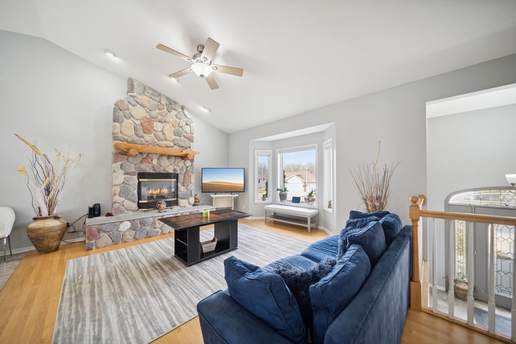 Photo of 816 Southern Woods Place SW, Rochester, MN 55902 (MLS # 7016275)