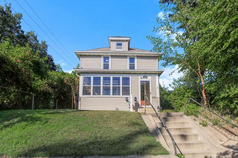 389 Fairview Avenue N Saint Paul MN 55104