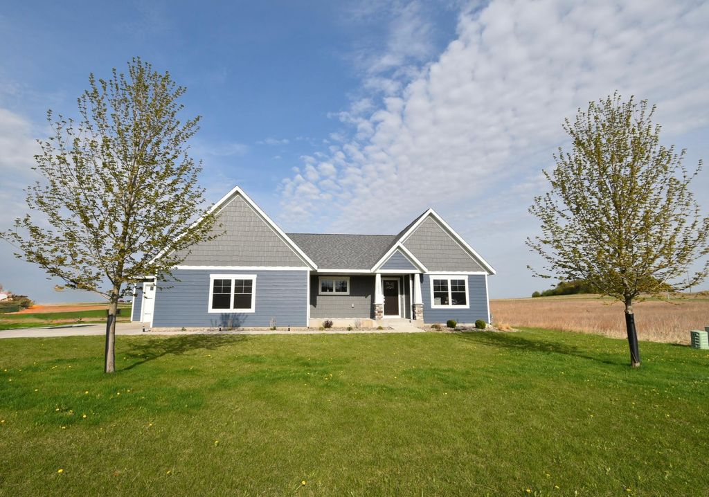 Photo of 1800 20th Avenue Circle NE, Kasson, MN 55944 (MLS # 6824088)