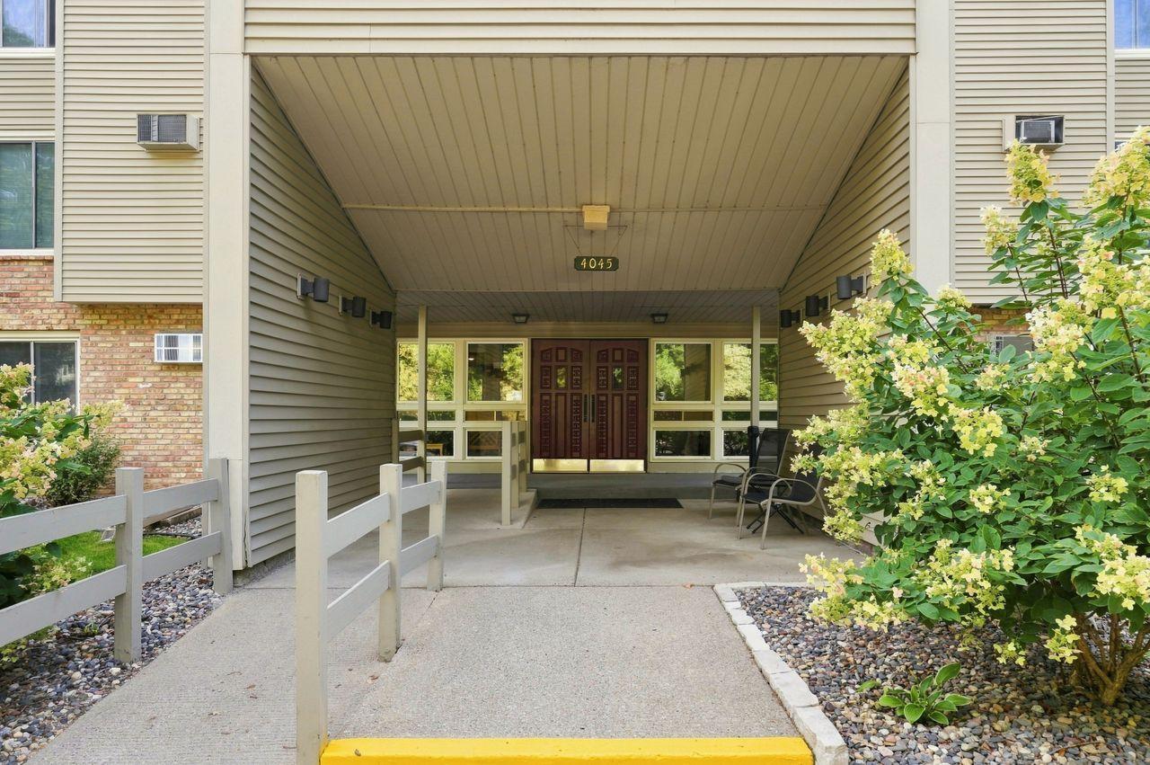 4045 Hodgson Road 201