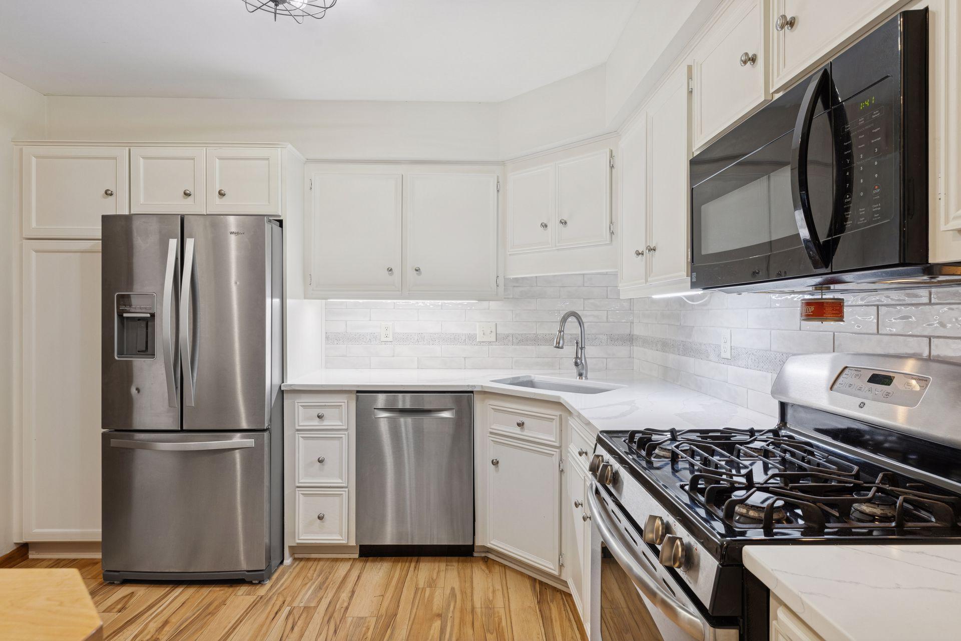 491 Sterling Street S