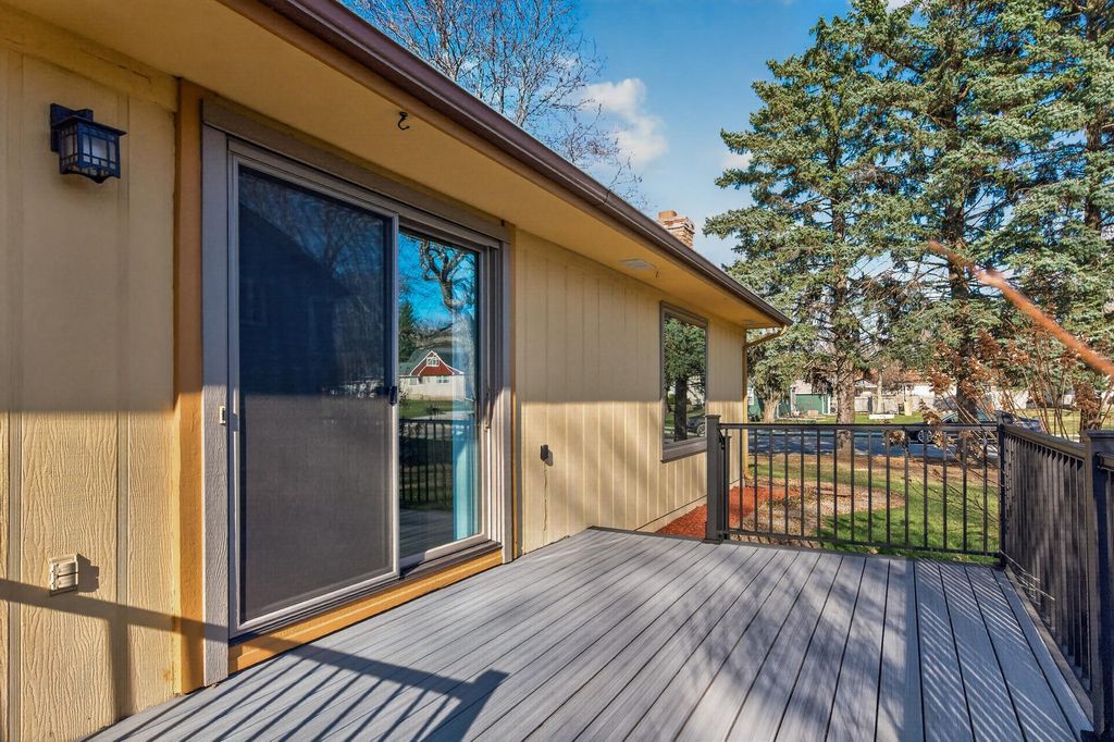 Photo of 146 Moreland Avenue W, West Saint Paul, MN 55118 (MLS # 7055394)