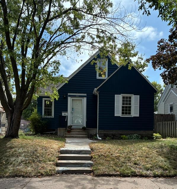 Photo of 380 Magnolia Avenue E, Saint Paul, MN 55130 (MLS # 7139598)