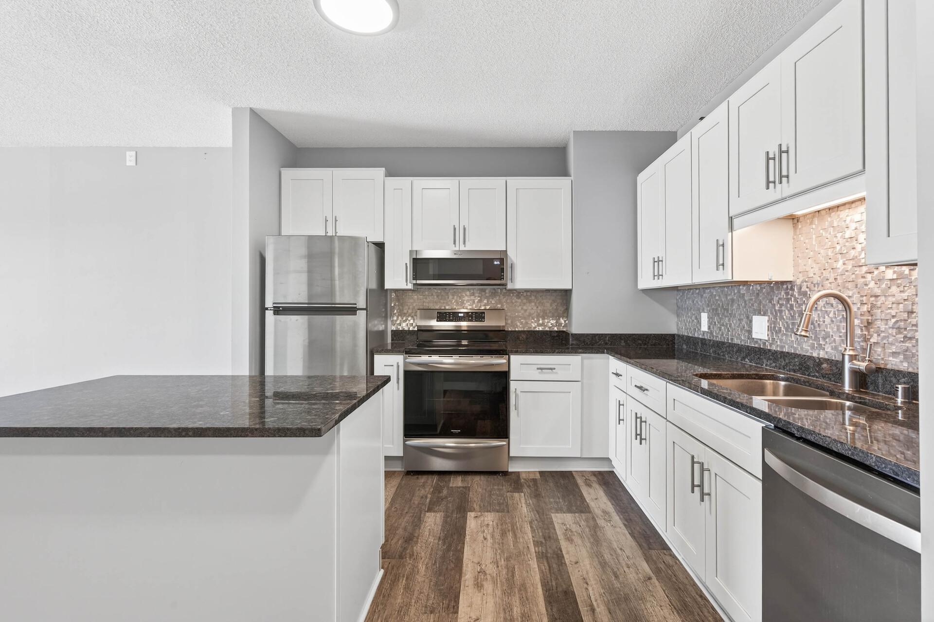 26 10th Street W 2006