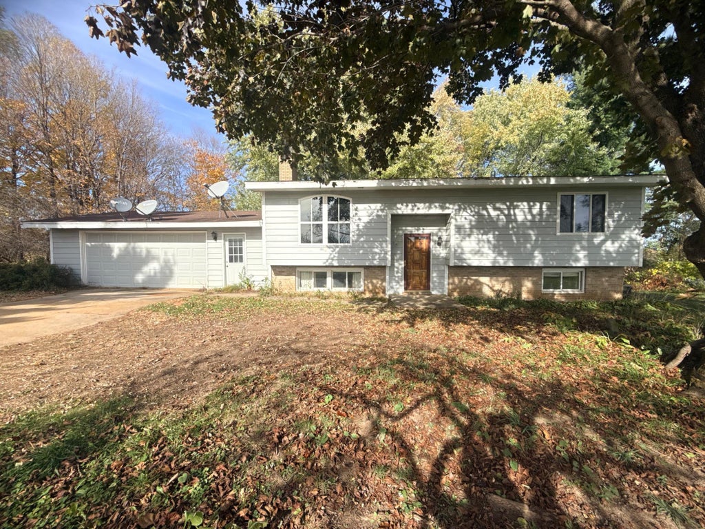 Photo of N7653 650th Street, Beldenville, WI 54003 (MLS # 7156403)