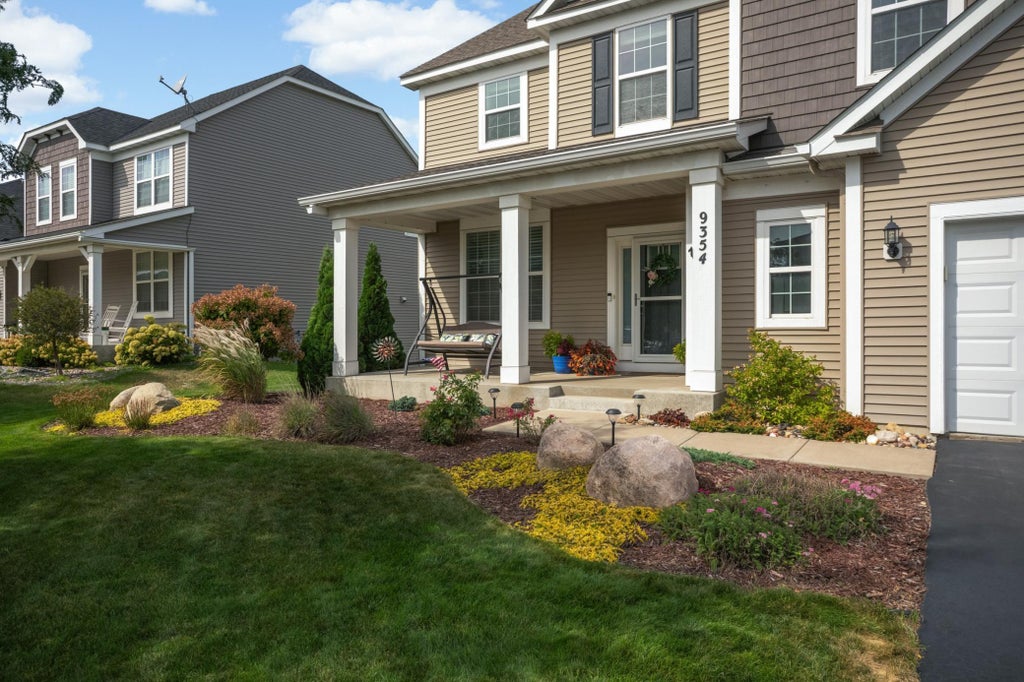 Photo of 9354 Summerlin Road, Woodbury, MN 55129 (MLS # 7142116)