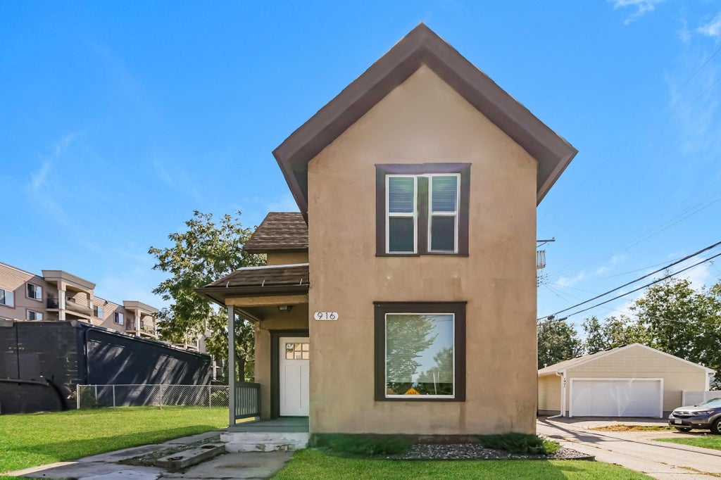 Photo of 916 20th Avenue NE, Minneapolis, MN 55418 (MLS # 7147533)