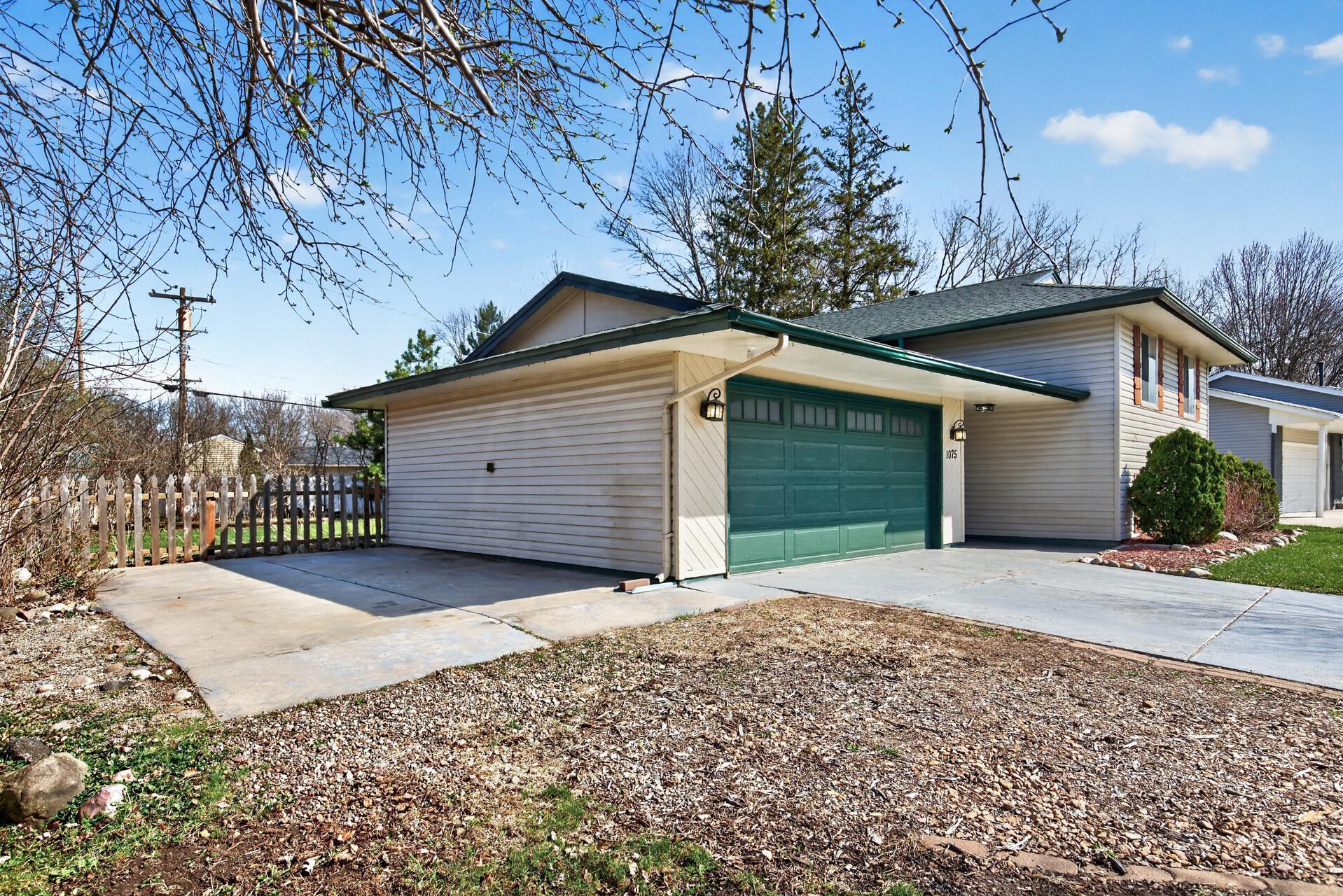 1075 Lowell Drive