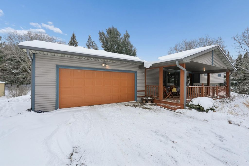 Photo of 998 Tanney Lane, Hudson, WI 54016 (MLS # 6823361)