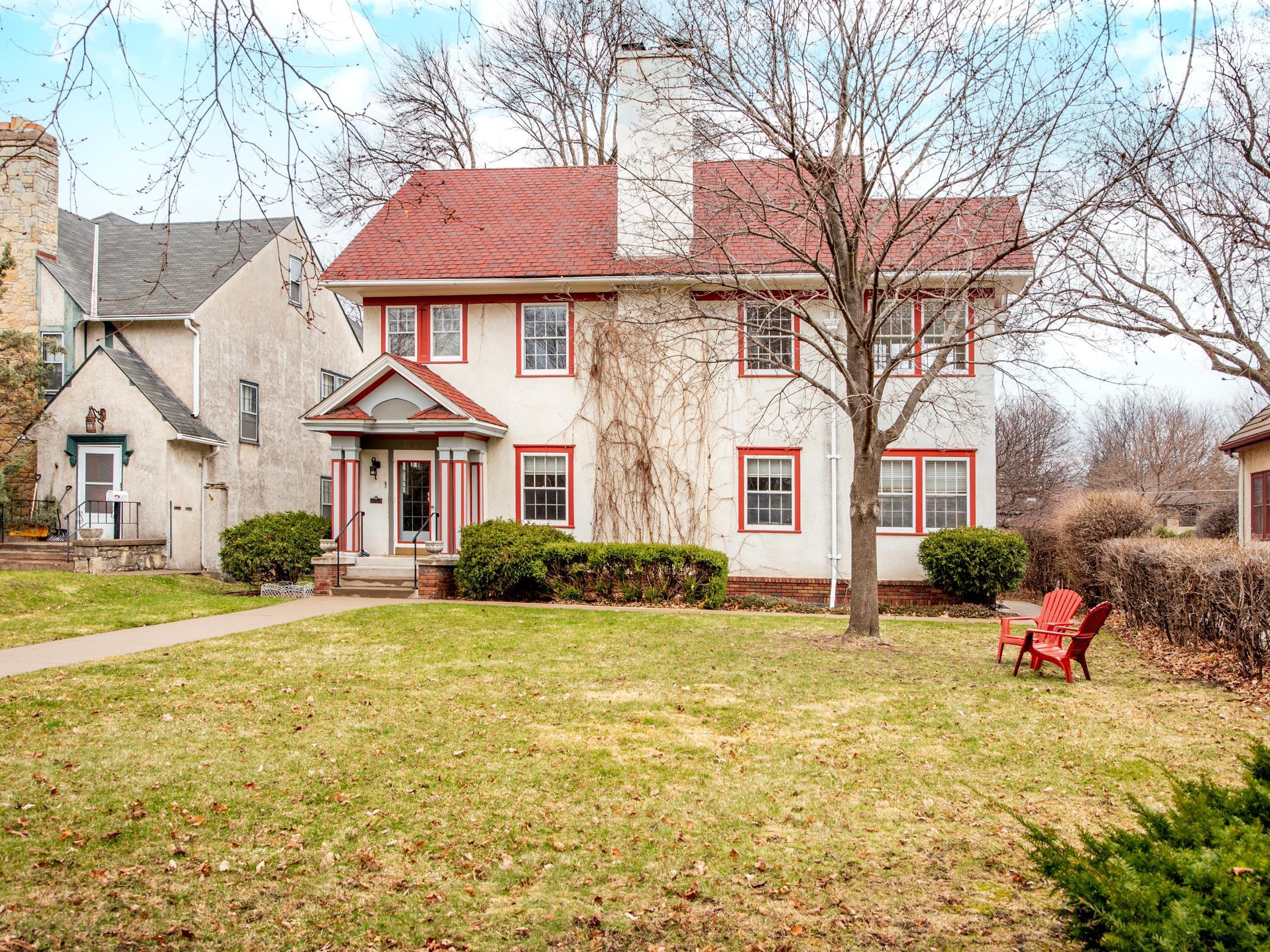 1917 Summit Avenue 2